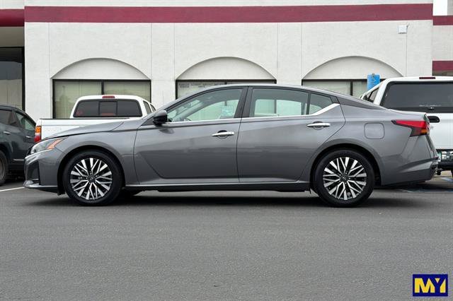 Used 2024 Nissan Altima 2.5 SV FWD image 7