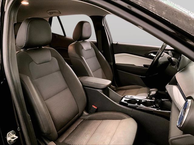 Used 2024 Chevrolet Trax LT w/ Driver Confidence Package FWD image 7