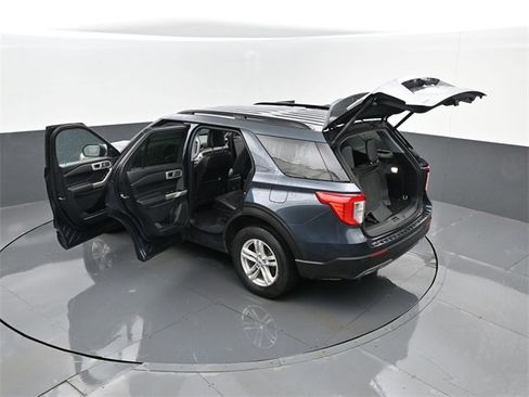 Used 2023 Ford Explorer XLT w/ Equipment Group 202A image 28