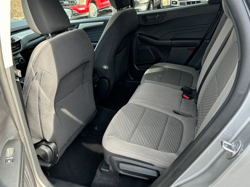 Used 2022 Ford Escape SE w/ Cold Weather Package image 8