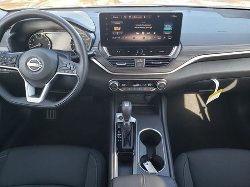 Used 2025 Nissan Altima 2.5 SV w/ SV Special Edition Package image 19