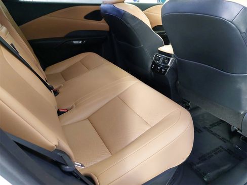 Used 2023 Lexus RX 350h image 11