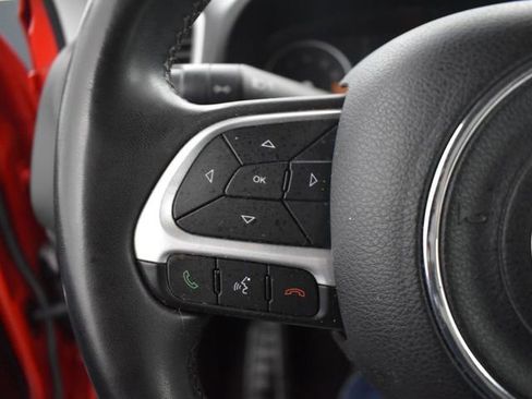 Used 2018 Jeep Renegade Latitude image 15