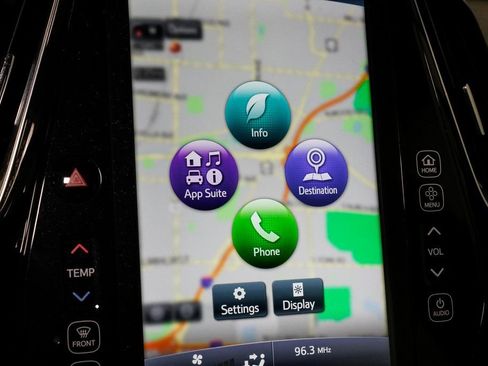 Used 2018 Toyota Prius Prime Premium image 13