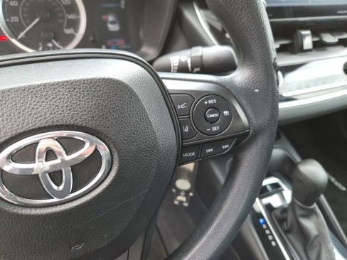 Used 2022 Toyota Corolla LE image 17