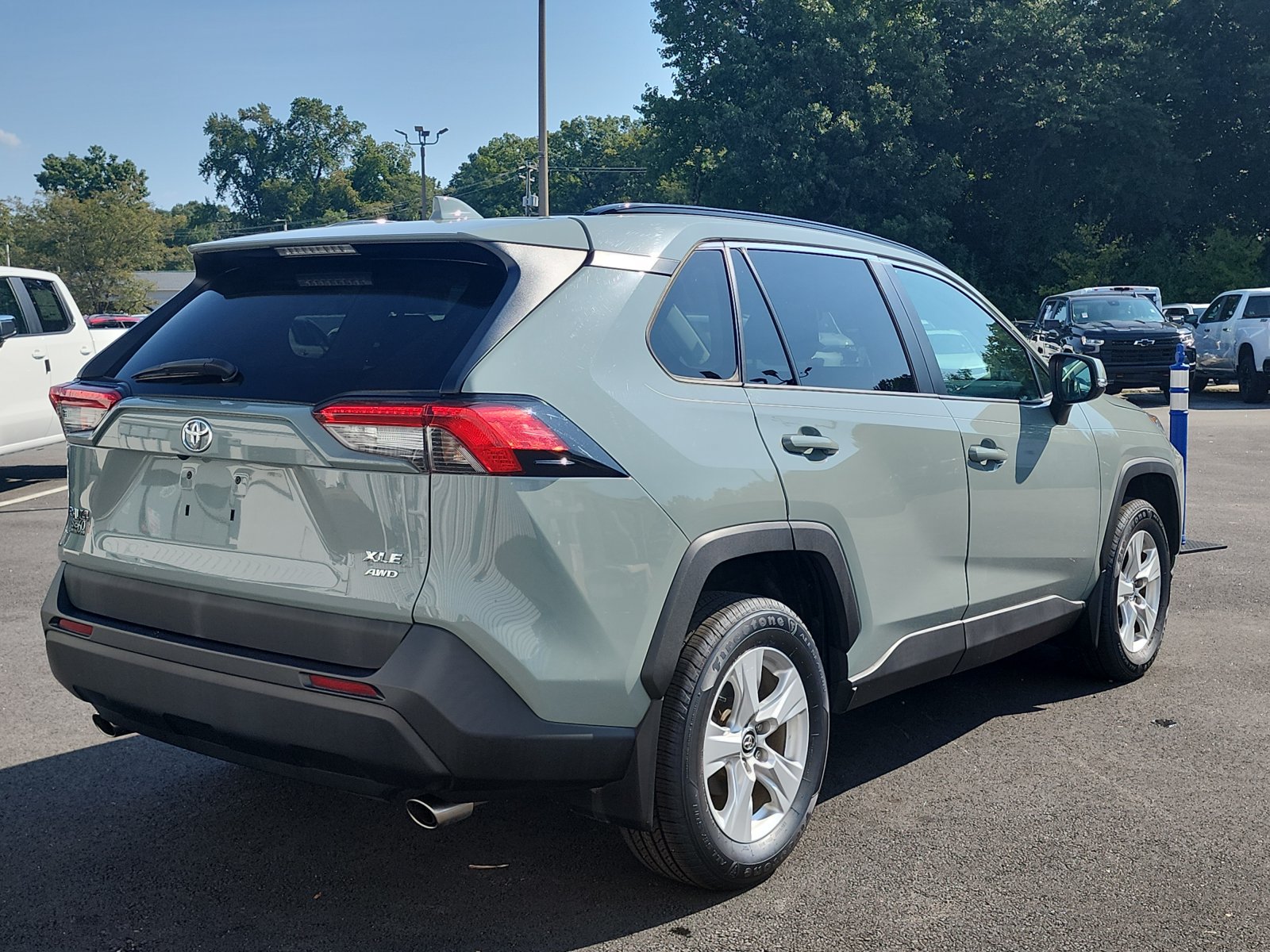 Used 2020 Toyota RAV4 XLE w/ Convenience Package AWD/4WD image 5