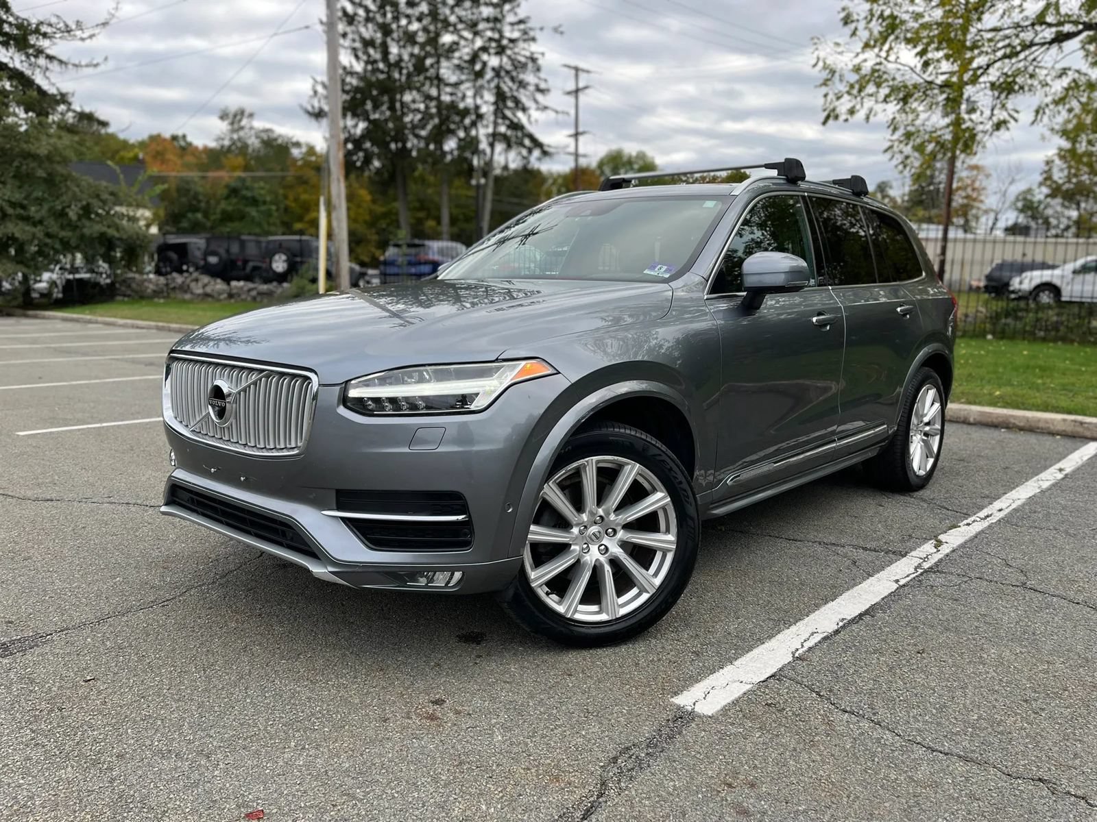 Used 2016 Volvo XC90 T6 Inscription w/ Protection Package Plus AWD/4WD image 3