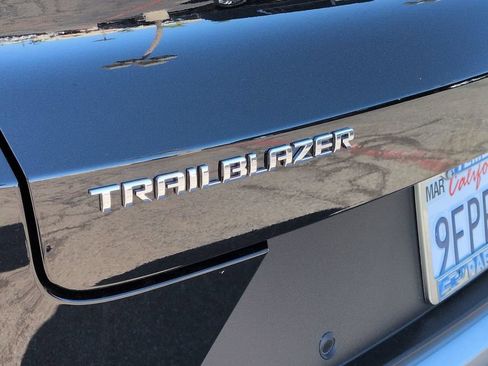 Used 2023 Chevrolet TrailBlazer LT w/ Convenience Package FWD image 33