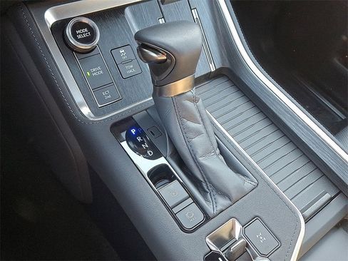 Used 2025 Lexus GX 550 image 19