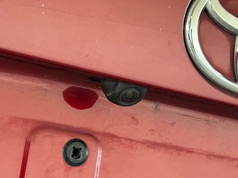 Used 2020 Toyota RAV4 XLE Premium image 28