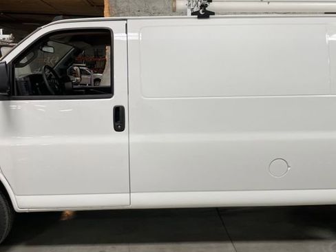 Used 2025 Chevrolet Express 2500 Extended w/ Communications Package image 6