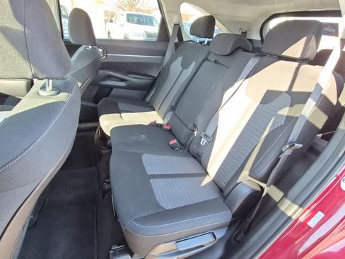 Used 2022 Kia Sorento LX image 8