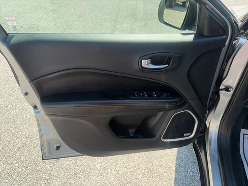Used 2019 Jeep Compass High Altitude AWD/4WD image 11