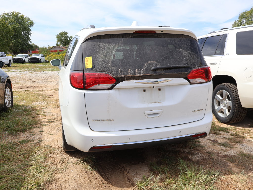 Used 2017 Chrysler Pacifica Limited w/ Advanced Safetytec Group FWD image 20