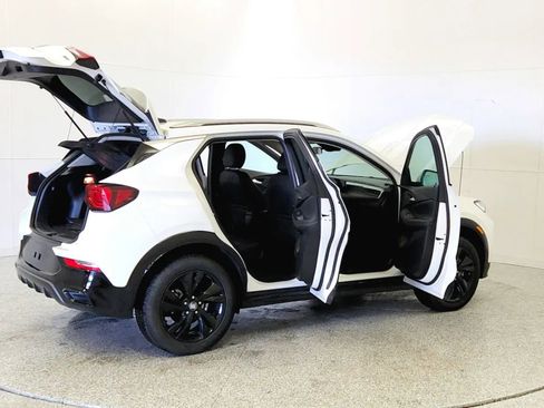Used 2024 Buick Encore GX Sport Touring image 12