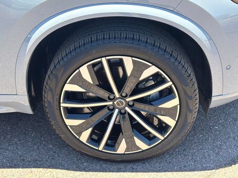 Used 2025 Volvo XC90 B6 Plus AWD/4WD image 8