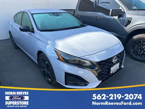 Used 2025 Nissan Altima 2.5 SR image 1