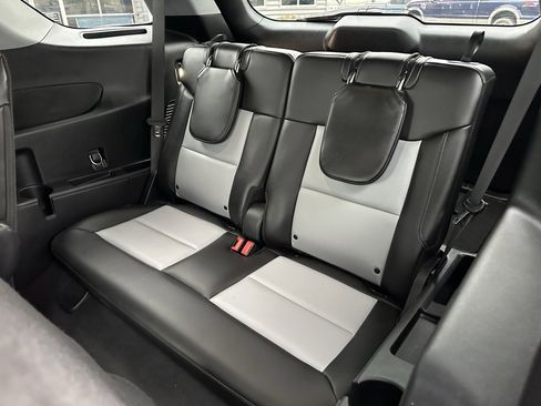 Used 2022 Ford Explorer XLT w/ Equipment Group 202A image 19