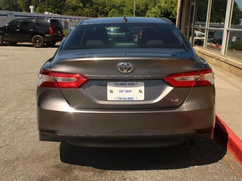 Used 2019 Toyota Camry LE FWD image 5