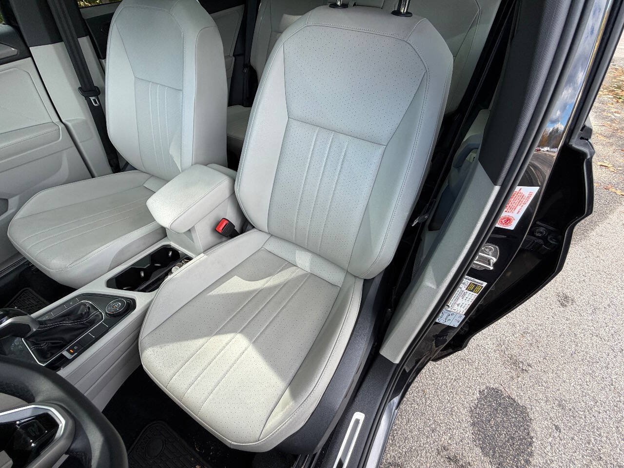 Used 2022 Volkswagen Tiguan SE R-Line AWD/4WD image 8