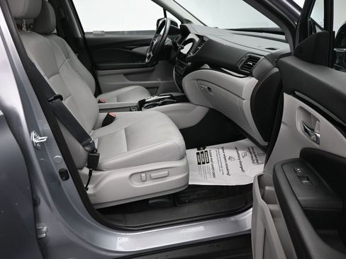 Used 2022 Honda Pilot Touring image 13