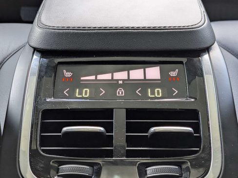 Used 2024 Volvo XC90 B6 Plus AWD/4WD image 18