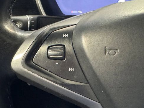 Used 2018 Tesla Model X 75D image 17