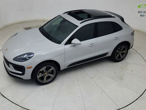 Used 2024 Porsche Macan AWD/4WD image 77