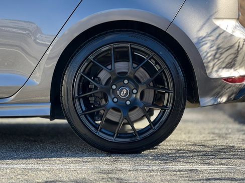 Used 2016 Volkswagen Golf 4-Door image 37