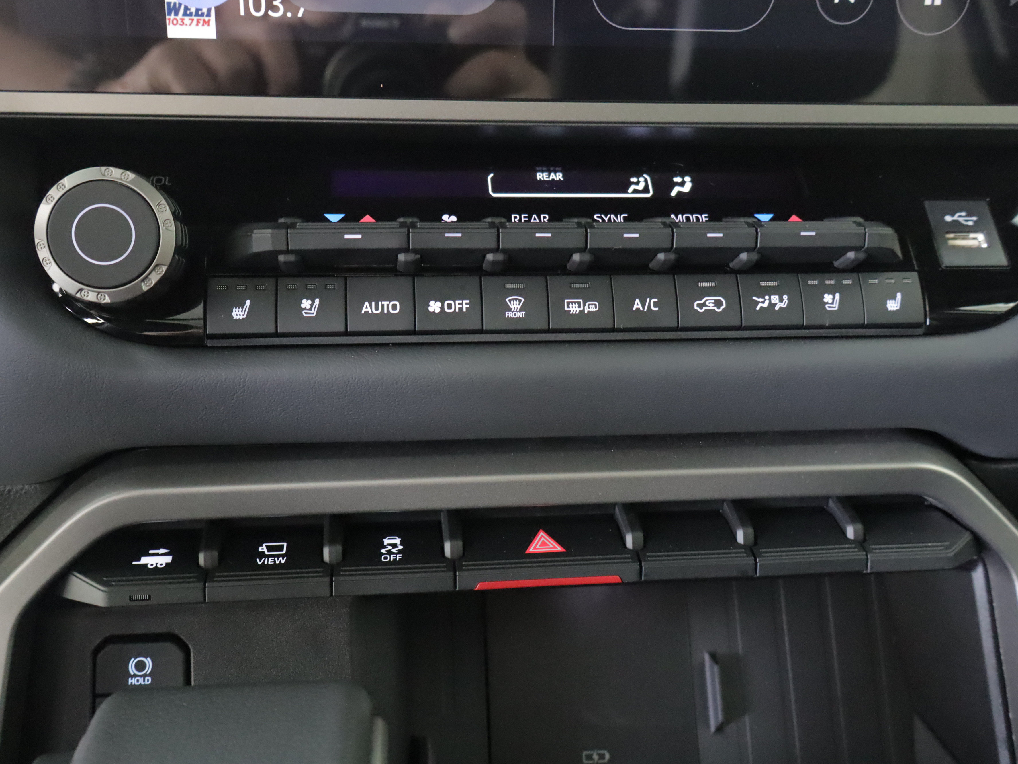 Used 2026 Toyota Sequoia Platinum AWD/4WD image 17