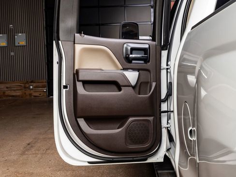 Used 2015 Chevrolet Silverado 2500 LTZ w/ LTZ Plus Package image 33