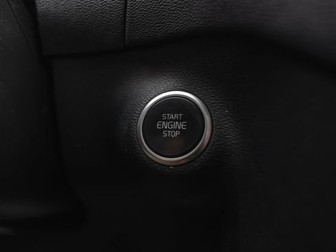 Used 2019 Volvo XC40 T5 Momentum AWD/4WD image 14