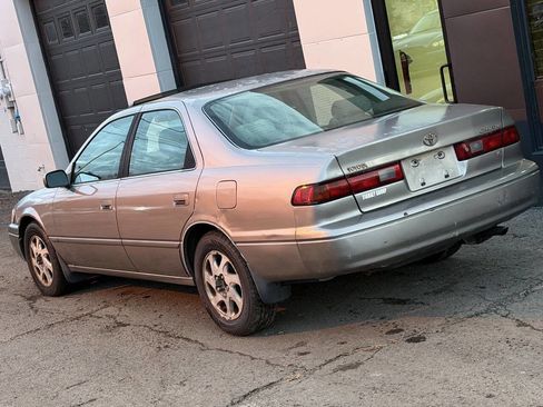 Used 1999 Toyota Camry XLE image 16