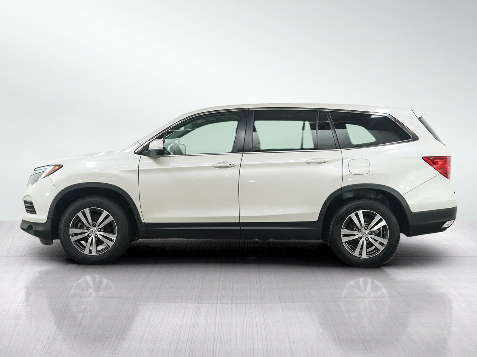 Used 2017 Honda Pilot EX-L image 2