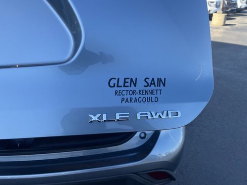 Used 2022 Toyota Highlander XLE image 6