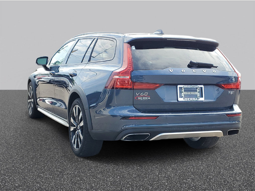 Used 2020 Volvo V60 T5 Cross Country AWD/4WD image 2