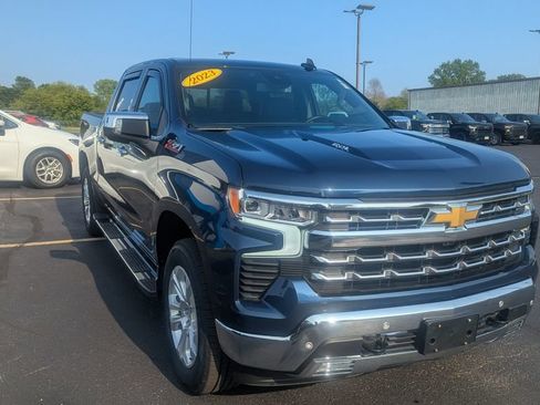 Used 2023 Chevrolet Silverado 1500 LTZ AWD/4WD image 3