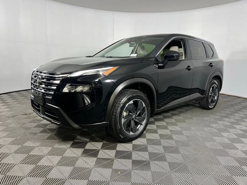 Used 2024 Nissan Rogue SV image 3