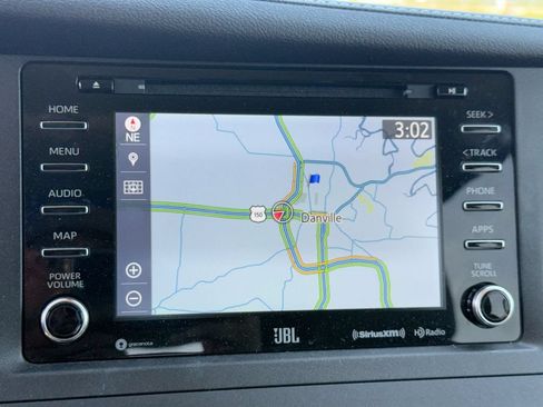 Used 2020 Toyota Sienna Limited Premium w/ Carpet Mat Package FWD image 24