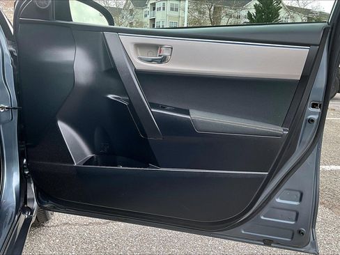 Used 2016 Toyota Corolla LE image 22