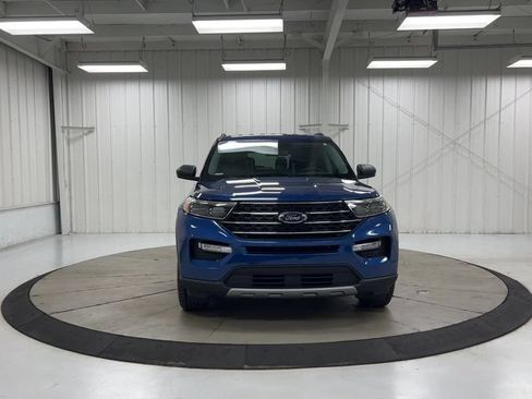 Used 2021 Ford Explorer XLT w/ Equipment Group 202A AWD/4WD image 3