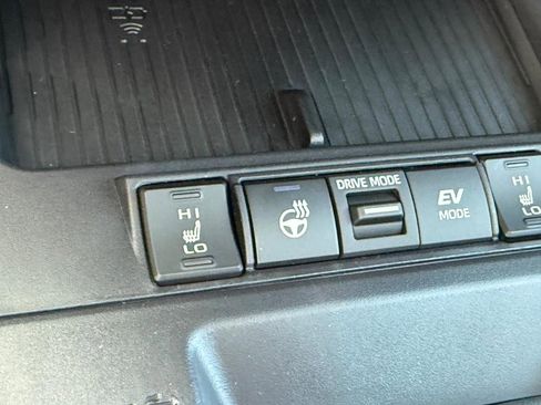 New 2026 Toyota Corolla Cross XSE image 16