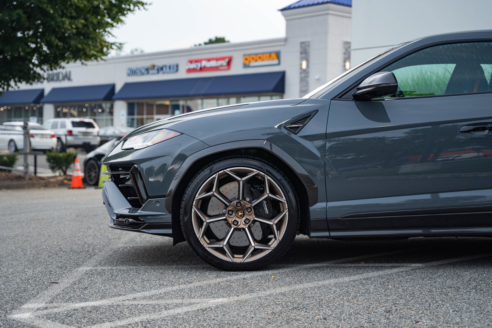 Used 2024 Lamborghini Urus Performante AWD/4WD image 10