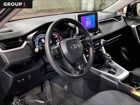 Used 2023 Toyota RAV4 LE AWD/4WD image 18