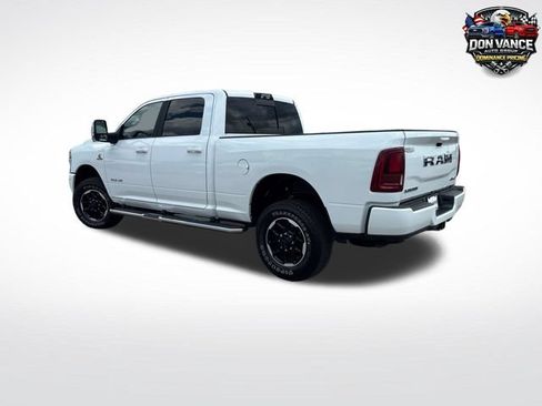 Used 2025 RAM 2500 Laramie AWD/4WD image 3