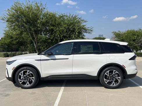 New 2025 Lincoln Nautilus Premier w/ Equipment Group 102A image 4