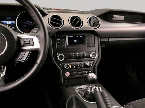 Used 2019 Ford Mustang GT RWD image 6