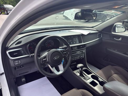 Used 2020 Kia Optima LX FWD image 11