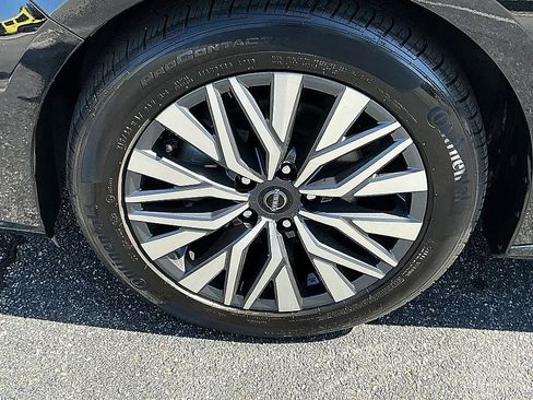 Certified 2024 Nissan Altima 2.5 SV FWD image 9