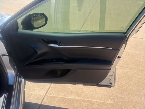 Used 2020 Toyota Camry XSE image 30